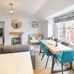 Avenue Victoria - Stunning Seaview And Castle View - Near Amenities And Holiday home *